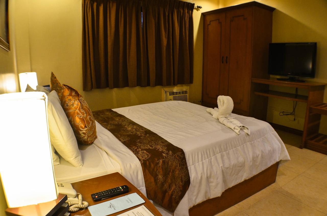 Subic Waterfront Resort And Hotel Bagian luar foto