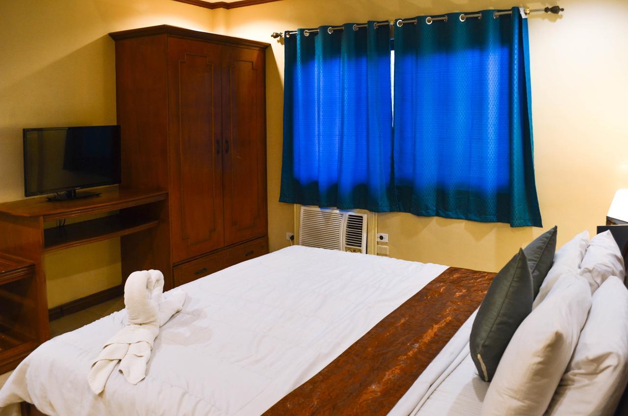 Subic Waterfront Resort And Hotel Bagian luar foto