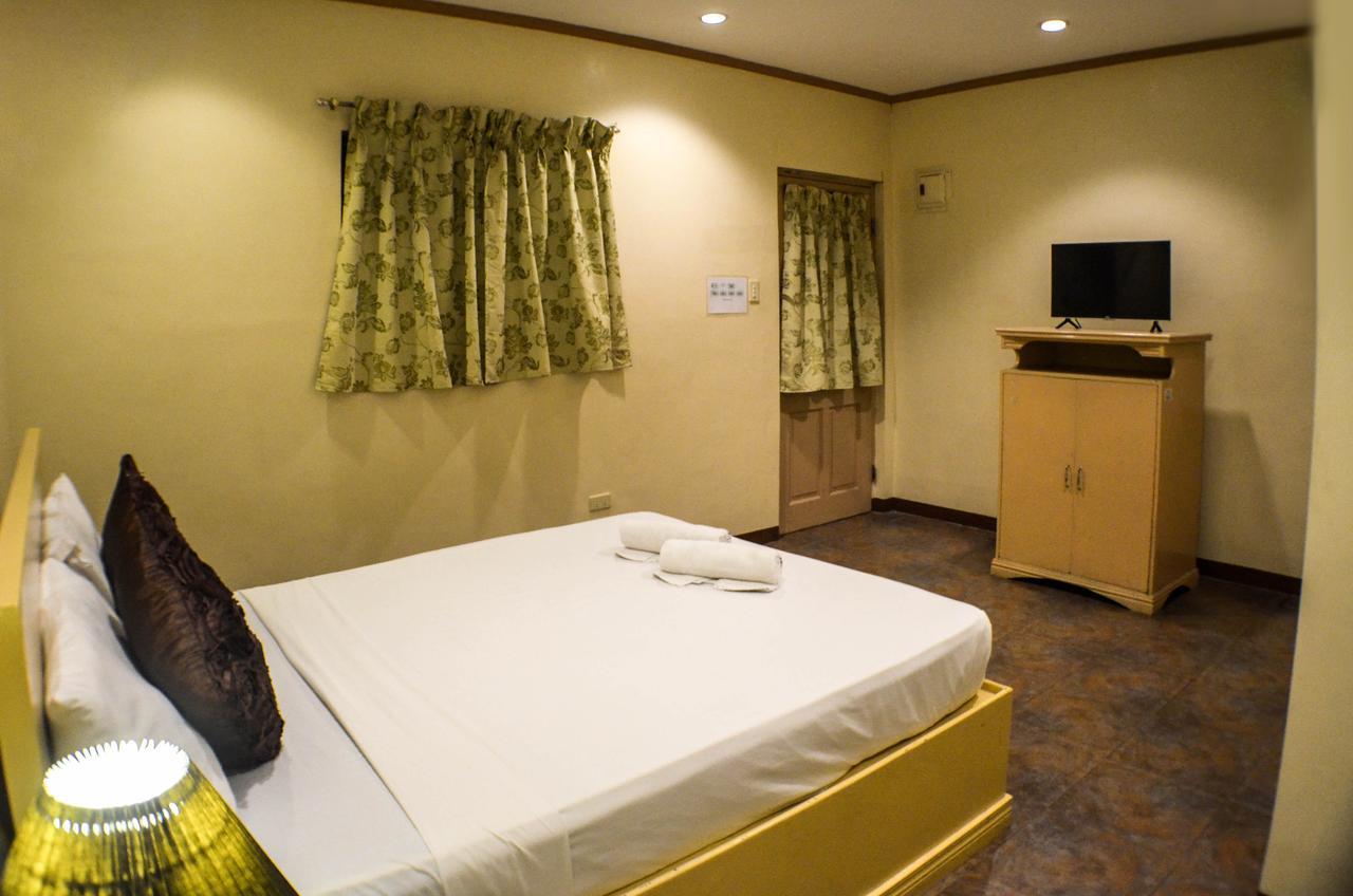 Subic Waterfront Resort And Hotel Bagian luar foto