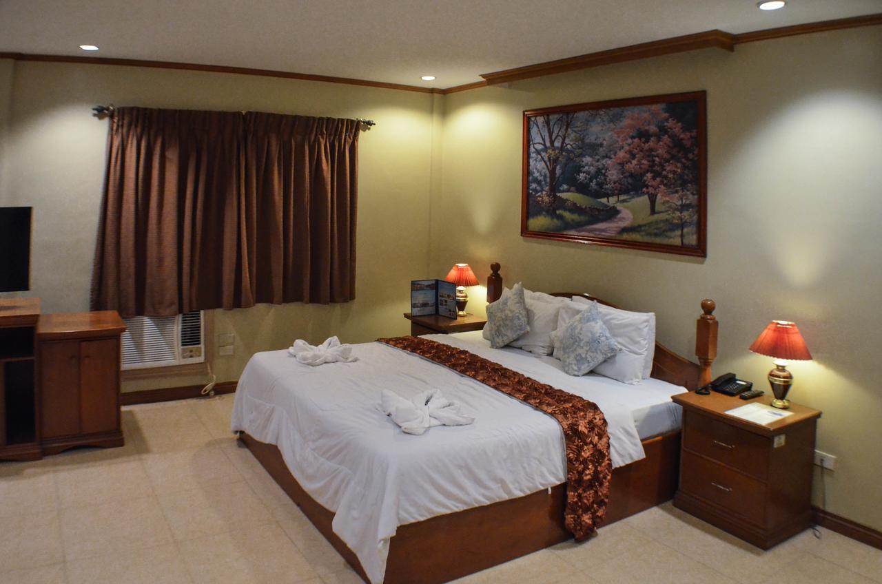 Subic Waterfront Resort And Hotel Bagian luar foto