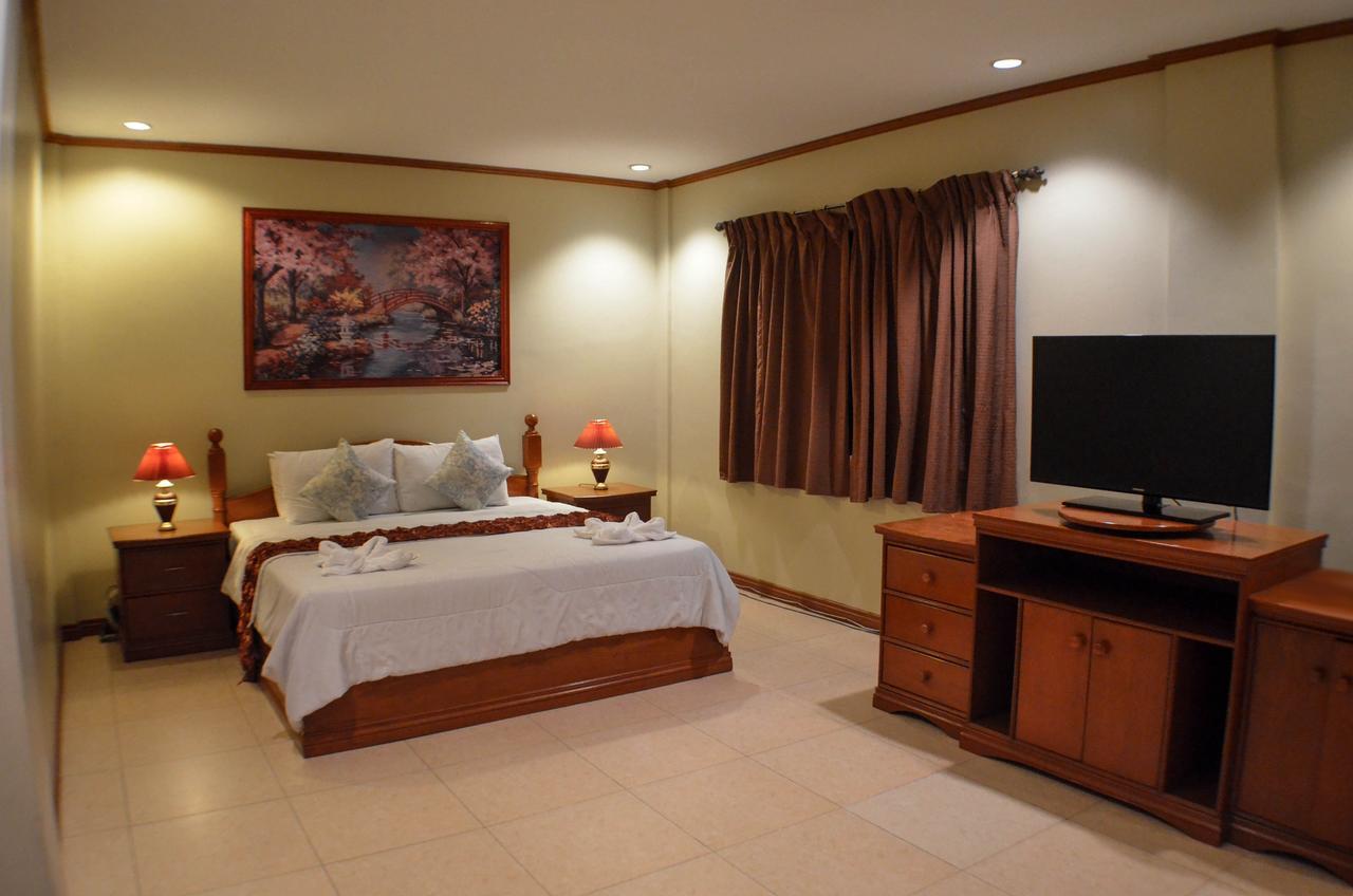 Subic Waterfront Resort And Hotel Bagian luar foto