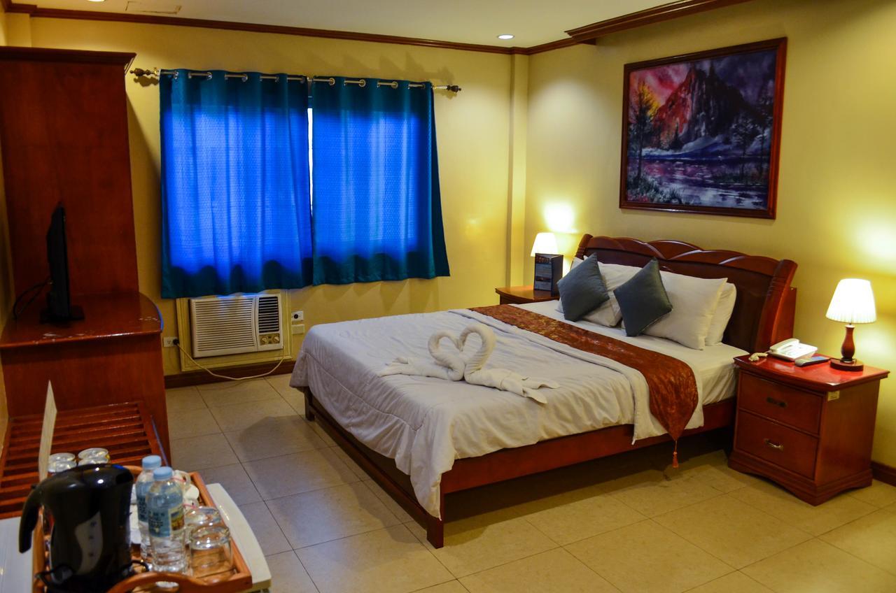 Subic Waterfront Resort And Hotel Bagian luar foto